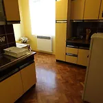 Apartament Ljutic *