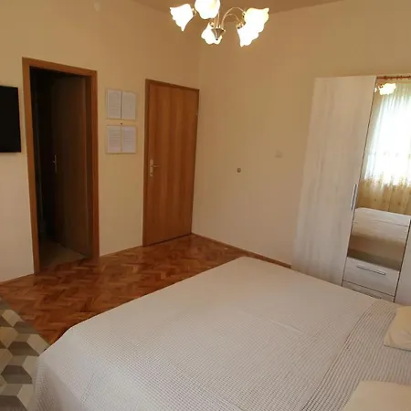 Ljutic Apartman Malinska
